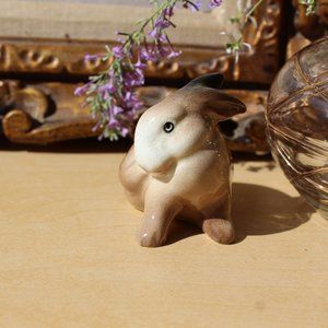 Vintage England Unmarked Beswick Rabbit Bunny Scratching it's Ear